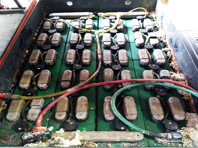 Jabek Forklifts, electric forklift, battery, service, maintenance, prevent damage