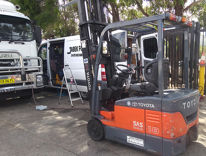 Jabek Forklifts, licensed mechanic, light truck, medium truck, log book, service